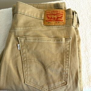 Men’s 541 Levi’s Jeans.